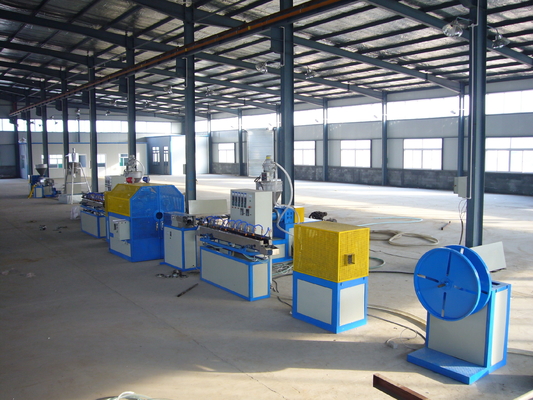 comprar Máquina de extrusión de tuberías de PVC de manguera de jardín transparente suave SJ75/28 Línea de producción online manufacture