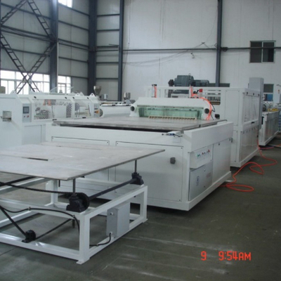 comprar Línea de producción de extrusión de puertas WPC, máquina para fabricar paneles de puertas compuestas de PVC y madera y plástico online manufacture