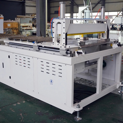 comprar 600/700/800mm PVC WPC Door Production Line Extrusion Machine 140/180/220mm Door Frame Profile Door Hot Stamping Carving Machinery online manufacture