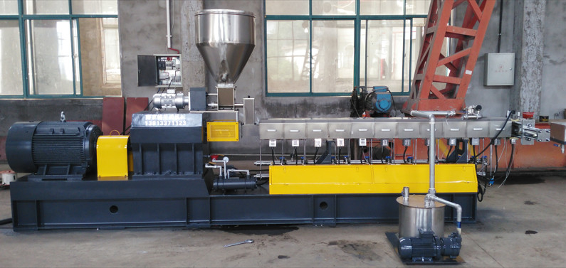 Máquina de pelletización de PET de alta capacidad de PVC para reciclaje de extrusores de tornillos gemelos con línea de pelletización de hebras de agua