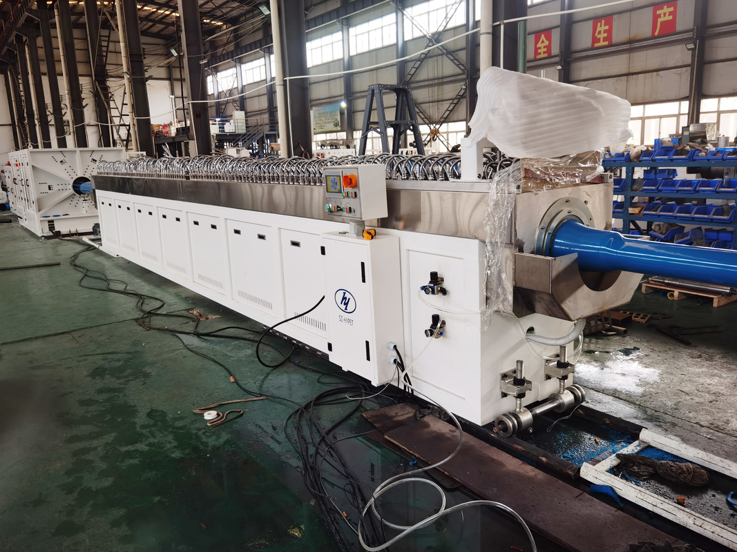 Línea de producción de tuberías de PVC de 250-630 mm / 315-800 mm 380V / 3P / 50Hz Línea de extrusión de tuberías de PVC