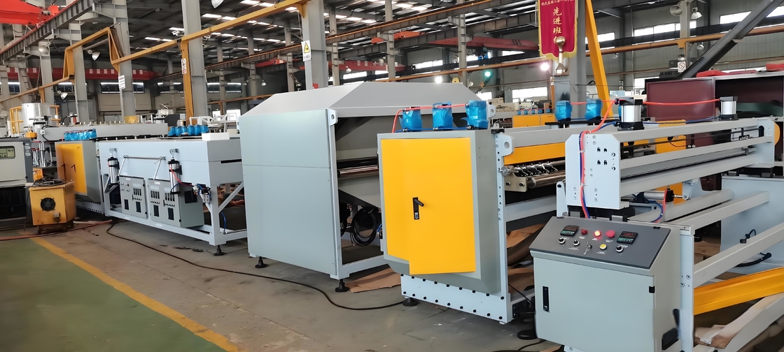 1400 / 1800mm PP máquina de cartón hueco de rejilla de plástico de procesamiento de PP línea de extrusión de cartón hueco