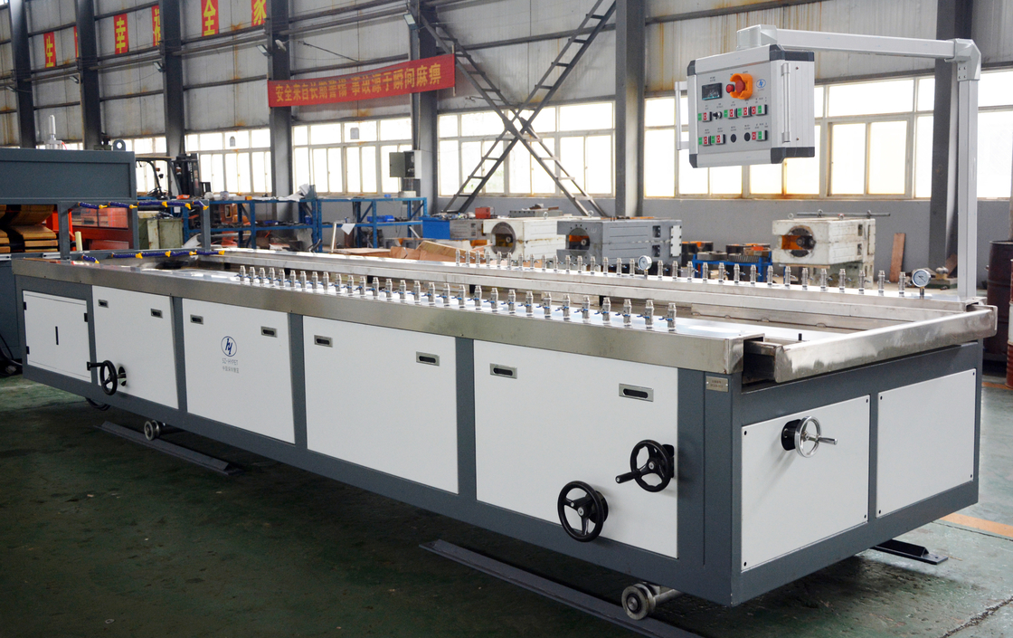 2200 / 2600mm PP máquina de placa de rejilla hueca 150kw de potencia PP línea de extrusión de placa hueca