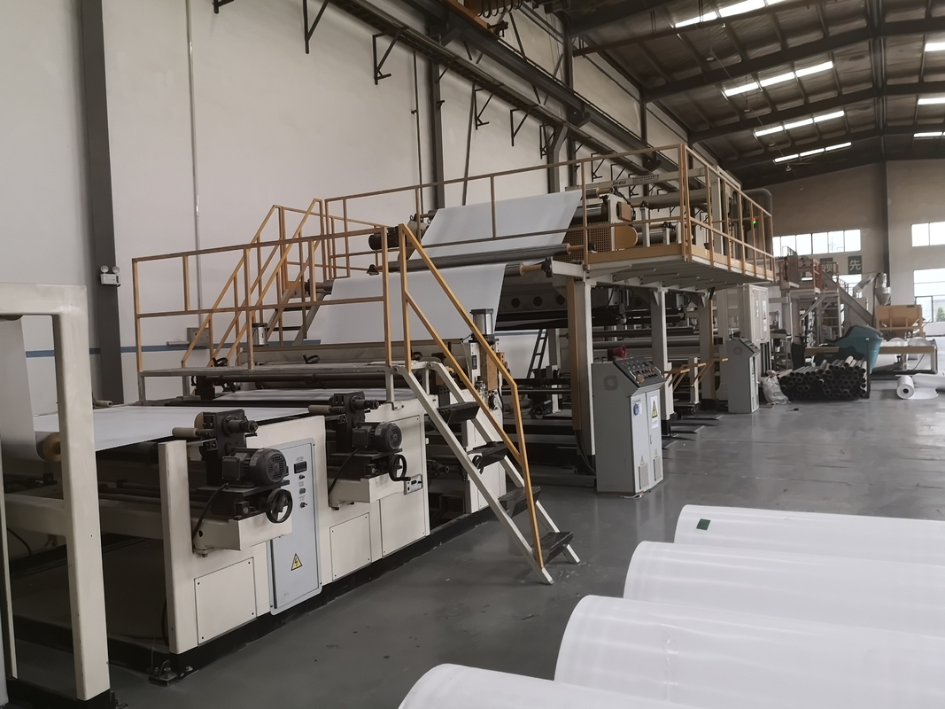 Línea de producción automática de recubrimiento adhesivo de fusión en caliente / recubrimiento de película y recubrimiento de arena personalizable