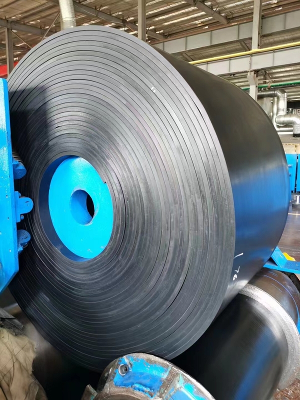 1400-2000mm PVC/PVG Línea de producción de cinta transportadora de la mina de carbón para la industria minera Voltado 380V