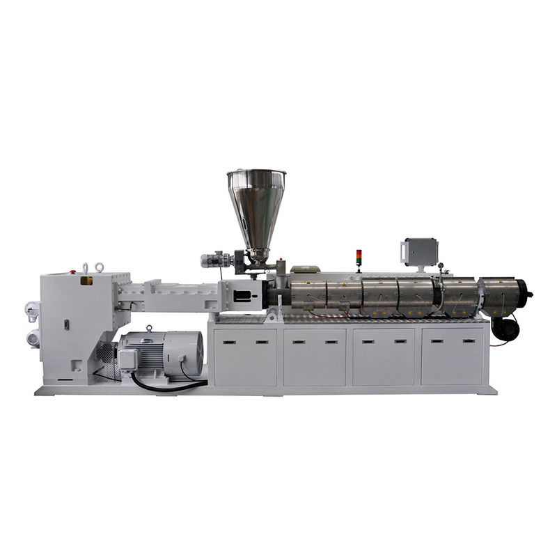 Máquina de reciclaje plástica del extrusor/rendimiento de la máquina gemelo del extrusor del PVC del tornillo 700kg/H PS107/28